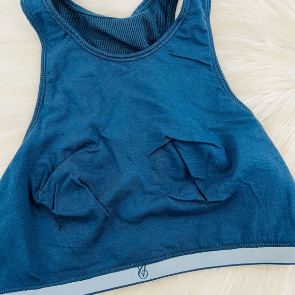 Large Victoria’s Secret Bralette & Thong Set - Picture 5 of 9